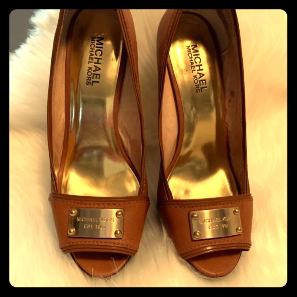 Very nice Michael kors heels